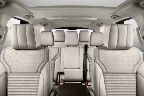 Land Rover Discovery HSE Luxury Td6 4dr SUV Interior