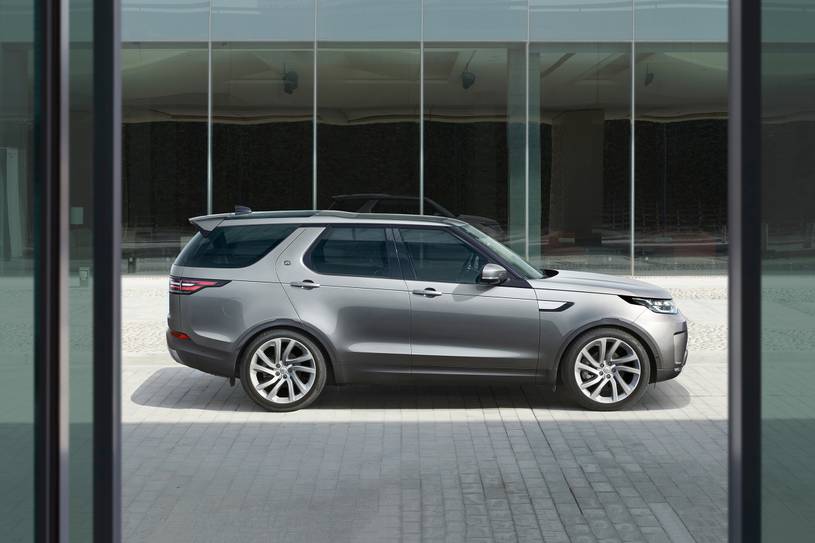 2020 Land Rover Discovery HSE Td6 4dr SUV Profile Shown.