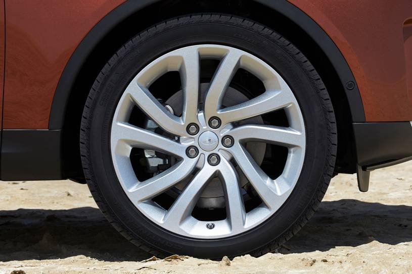 2020 Land Rover Discovery HSE Td6 4dr SUV Wheel