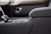 2023 Land Rover Discovery P300 R-Dynamic S 4dr SUV Shifter