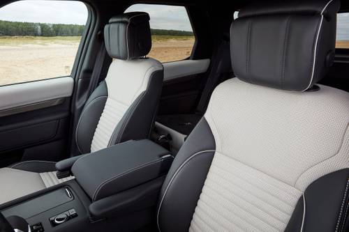 2024 Land Rover Discovery P360 Dynamic SE 4dr SUV Interior Detail