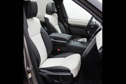 2024 Land Rover Discovery P360 Dynamic SE 4dr SUV Interior Detail