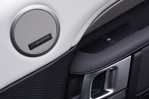 2024 Land Rover Discovery P360 Dynamic SE 4dr SUV Interior Detail