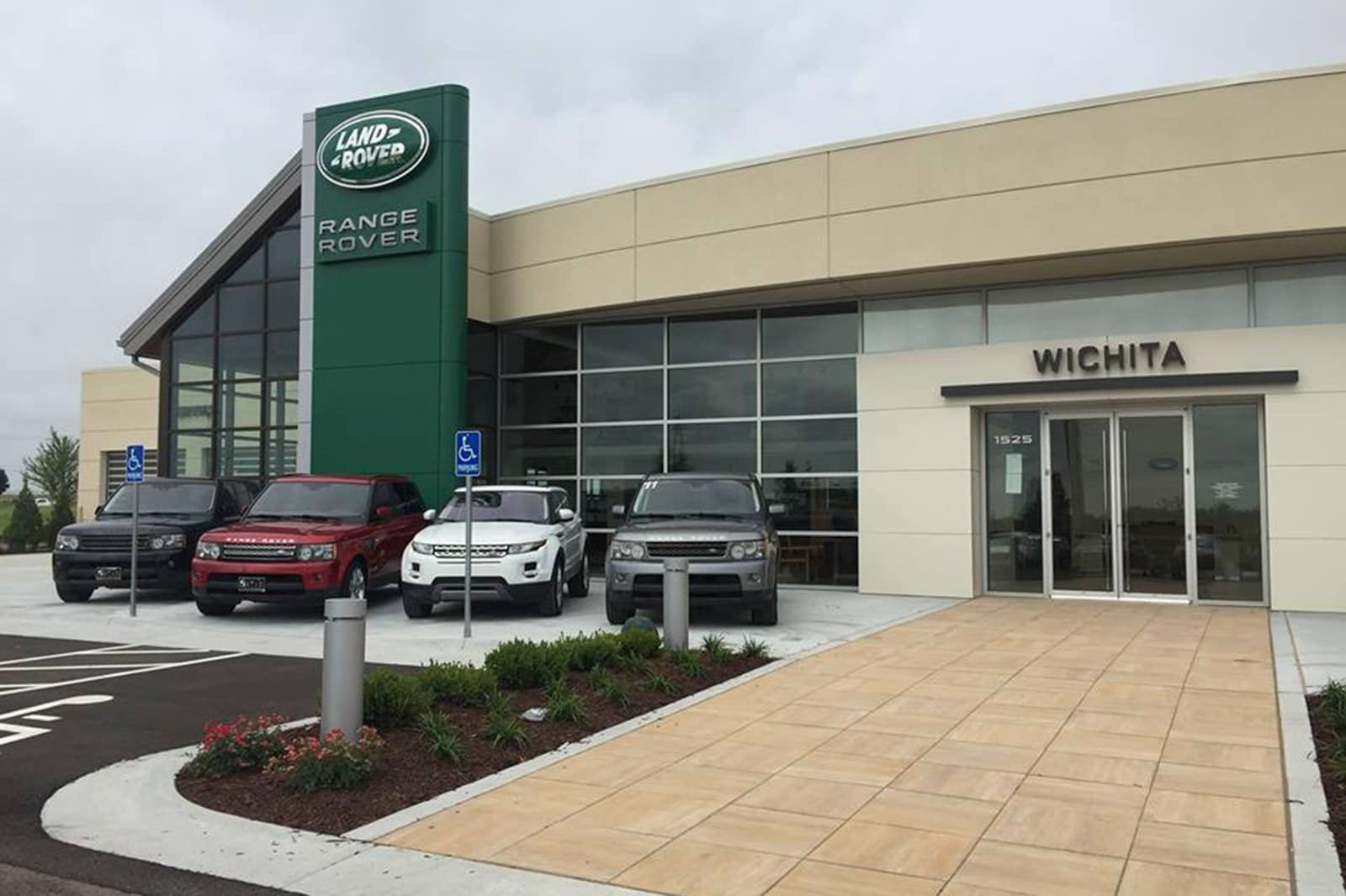 Land Rover Wichita Features Demonstration Course and Boutique Edmunds