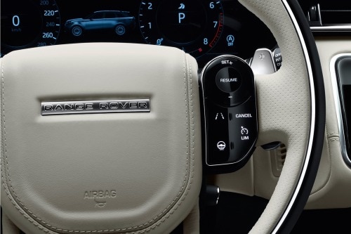 2018 Land Rover Range Rover Velar First Edition 4dr SUV Aux Controls