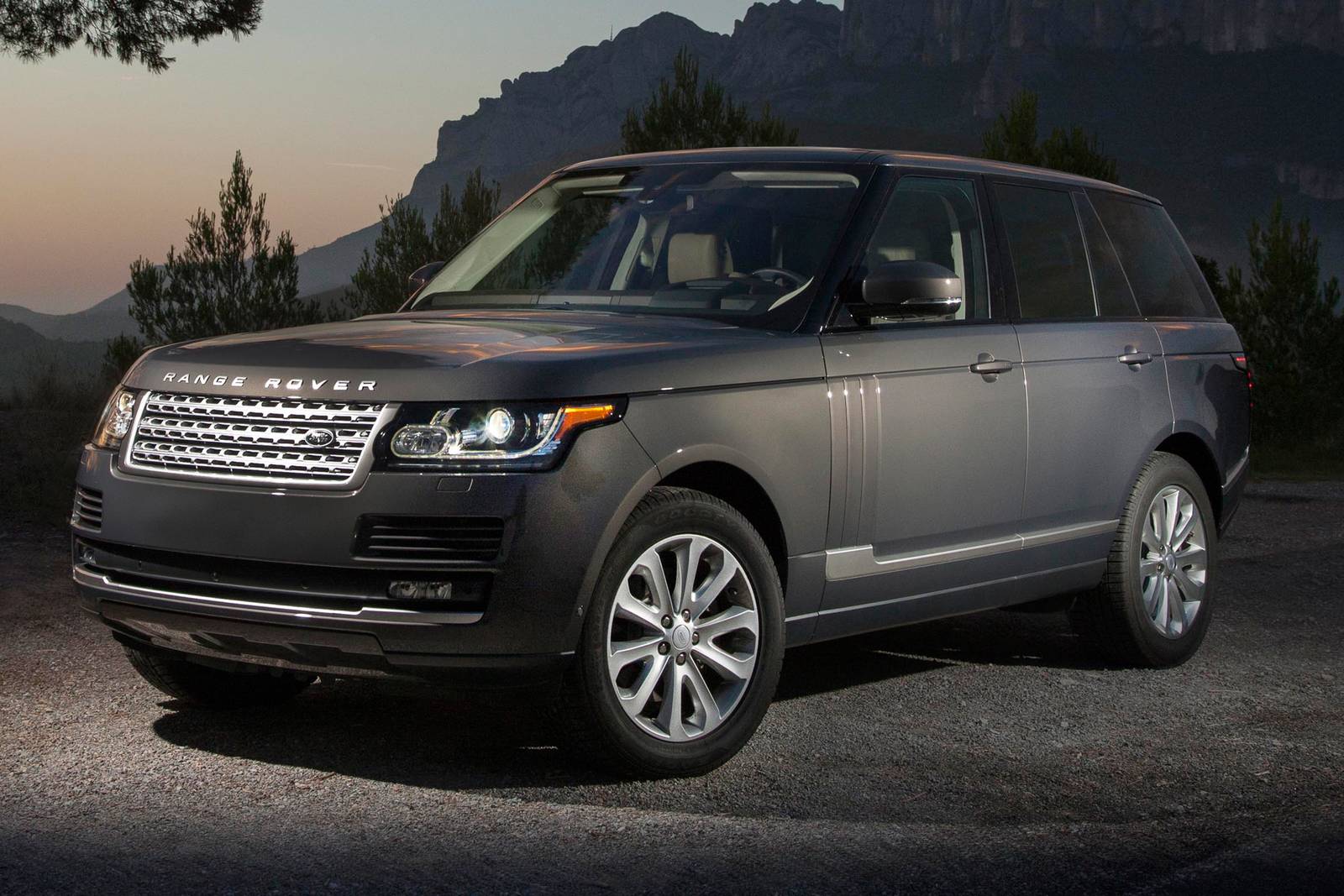 2016 Land Rover Range Rover LATCHES/LOCKS/LINKAGESDOORSLATCH Recall