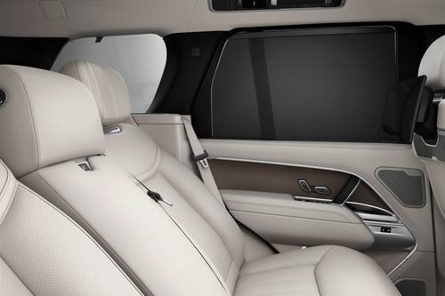 2025 Land Rover Range Rover P530 Autobiography 4dr SUV Interior Detail