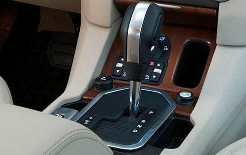 2011 Land Rover LR4 V8 Center Console