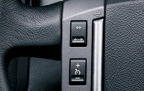 2006 Land Rover Range Rover Sport Steering Wheel Controls Shown