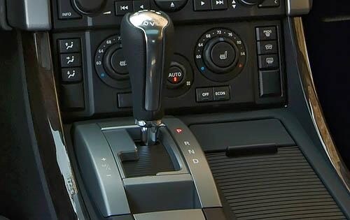 2009 Land Rover Range Rover Sport HSE Center Console