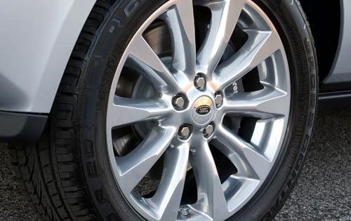 2009 Land Rover Range Rover Supercharged Wheel Detail