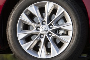 2014 Lexus ES 300h Pictures - 77 Photos | Edmunds