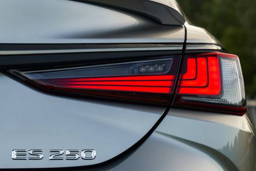 2025 Lexus ES 250 F SPORT Design Sedan Exterior Detail