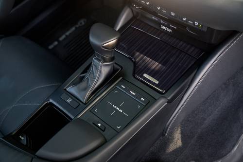 2025 Lexus ES 250 Luxury Sedan Shifter