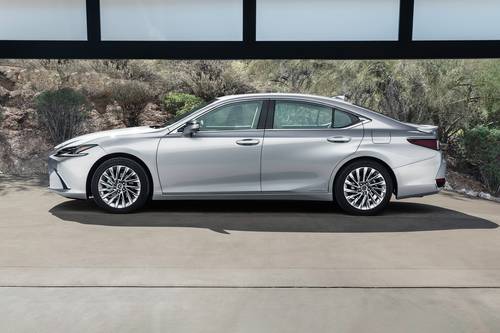 2025 Lexus ES 300h Ultra Luxury Sedan Profile Shown