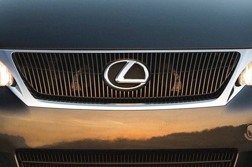 2010 Lexus GS 350 Sedan Front Badge