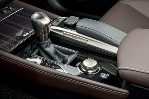 2016 Lexus GS 350 Sedan Shifter Shown