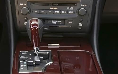 2010 Lexus GS 450h Center Console