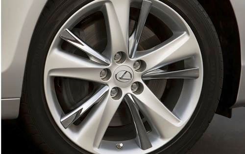 2011 Lexus GS 450h Wheel Detail