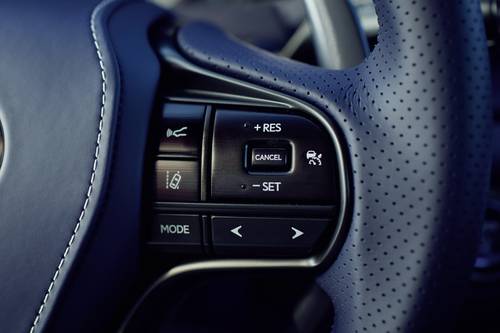 Lexus LC 500h Coupe Aux Controls
