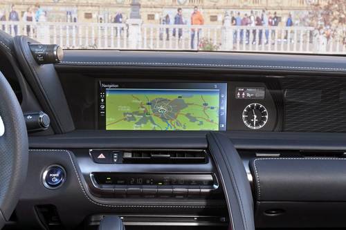 Lexus LC 500h Coupe Center Console
