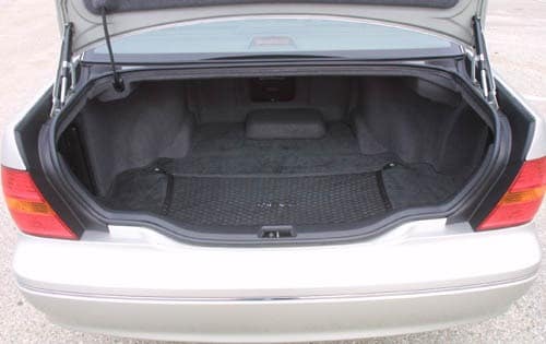 2002 Lexus LS 430 Cargo Area