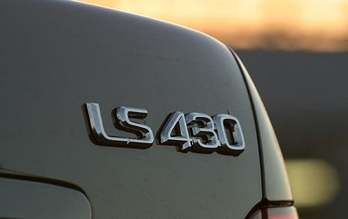 2004 Lexus LS 430 Rear Badging