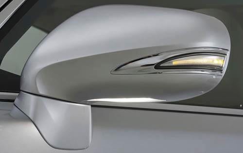 2010 Lexus LS 460 Mirror Housing Detail
