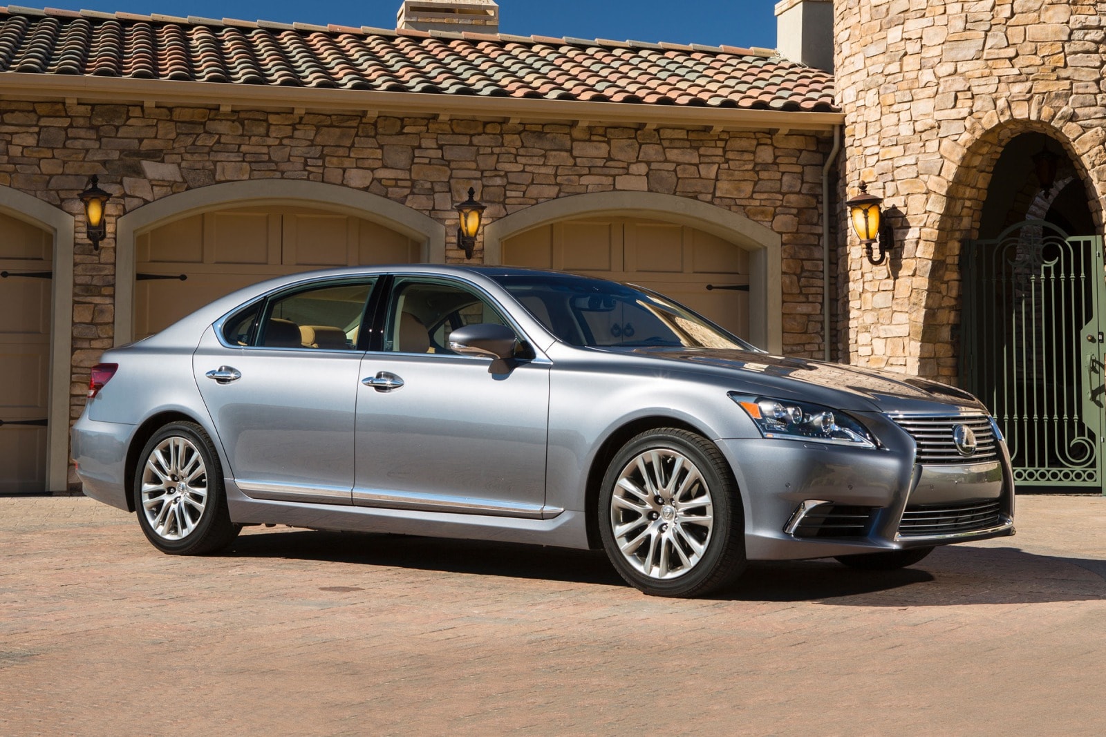 レクサスLS 460 2026 Lexus LS Review, Pricing, and Specs