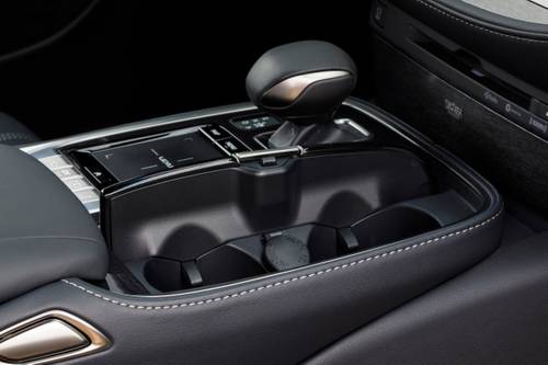 2020 Lexus LS 500h Sedan Cupholders
