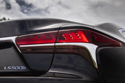 2020 Lexus LS 500h Sedan Exterior Detail