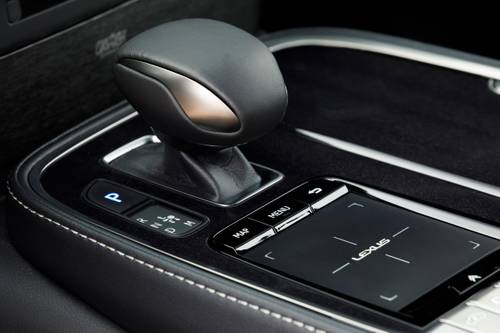 2020 Lexus LS 500h Sedan Shifter
