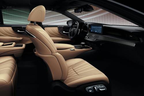 2025 Lexus LS 500h Sedan Interior