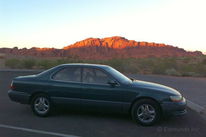 For a month we filled our 1996 Lexus ES300 on 87 octane gasoline from so-called off-brand gas stations. There was no drop off in performance or fuel economy.