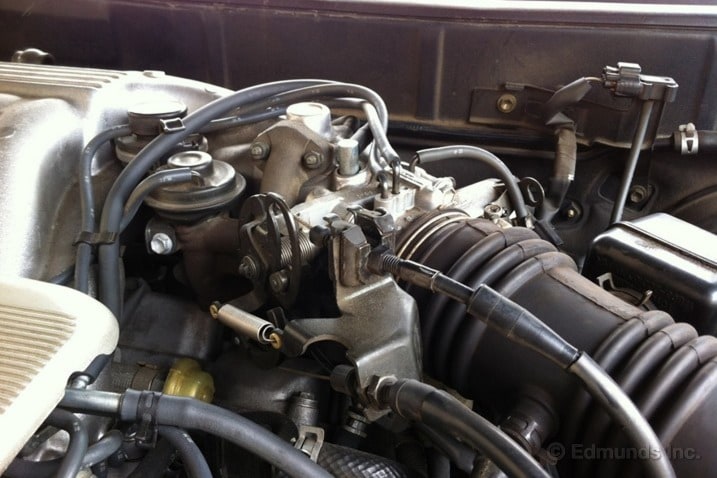 Our ES 300 has an old-school cable-actuated throttle. The ES responds in a nice, linear fashion to throttle inputs.