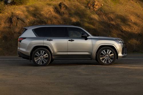 2025 Lexus LX 700h Luxury 4dr SUV Profile