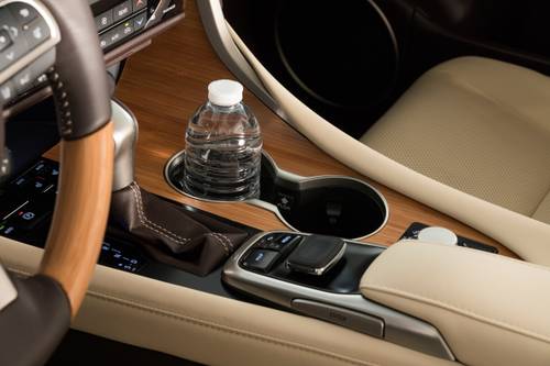 Lexus RX 350L Luxury 4dr SUV Cupholders
