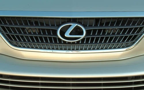 2006 Lexus RX 400h Front Grille and Badging