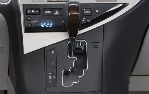 2010 Lexus RX 450h Center Console