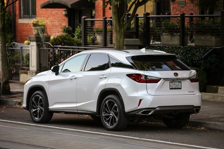The 8 Most Por Suvs On Edmunds About 18 Million Pers Visit Edmunds Each Month To Find The Vehicle That S Right For Them Sport Utility Vehicles Suvs Are At Top Of Many