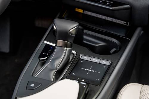 Lexus UX 200 4dr SUV Shifter