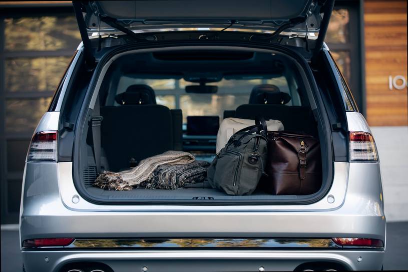 2020 Lincoln Aviator Pictures 75 Photos Edmunds