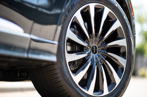 Lincoln Aviator Grand Touring 4dr SUV Wheel