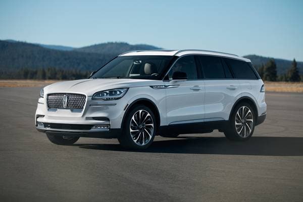 2020 Lincoln Aviator Vs 2019 Land Rover Discovery