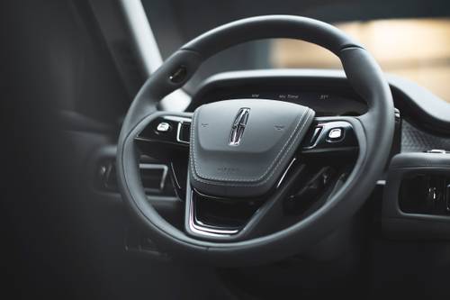 Lincoln Aviator Reserve 4dr SUV Steering Wheel Detail