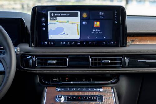 2025 Lincoln Aviator Black Label 4dr SUV Center Console