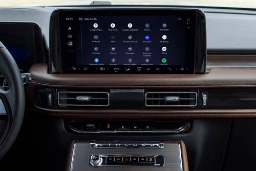 2025 Lincoln Aviator Reserve 4dr SUV Center Console