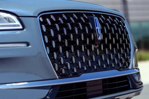 Lincoln Corsair Grand Touring 4dr SUV Front Badge