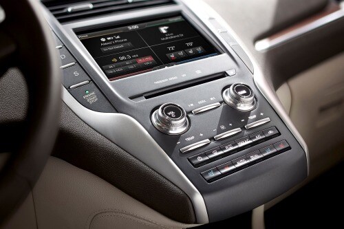 2018 Lincoln MKC Select 4dr SUV Center Console