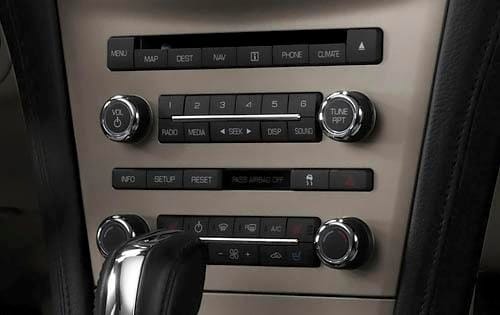 2012 Lincoln MKT Center Console